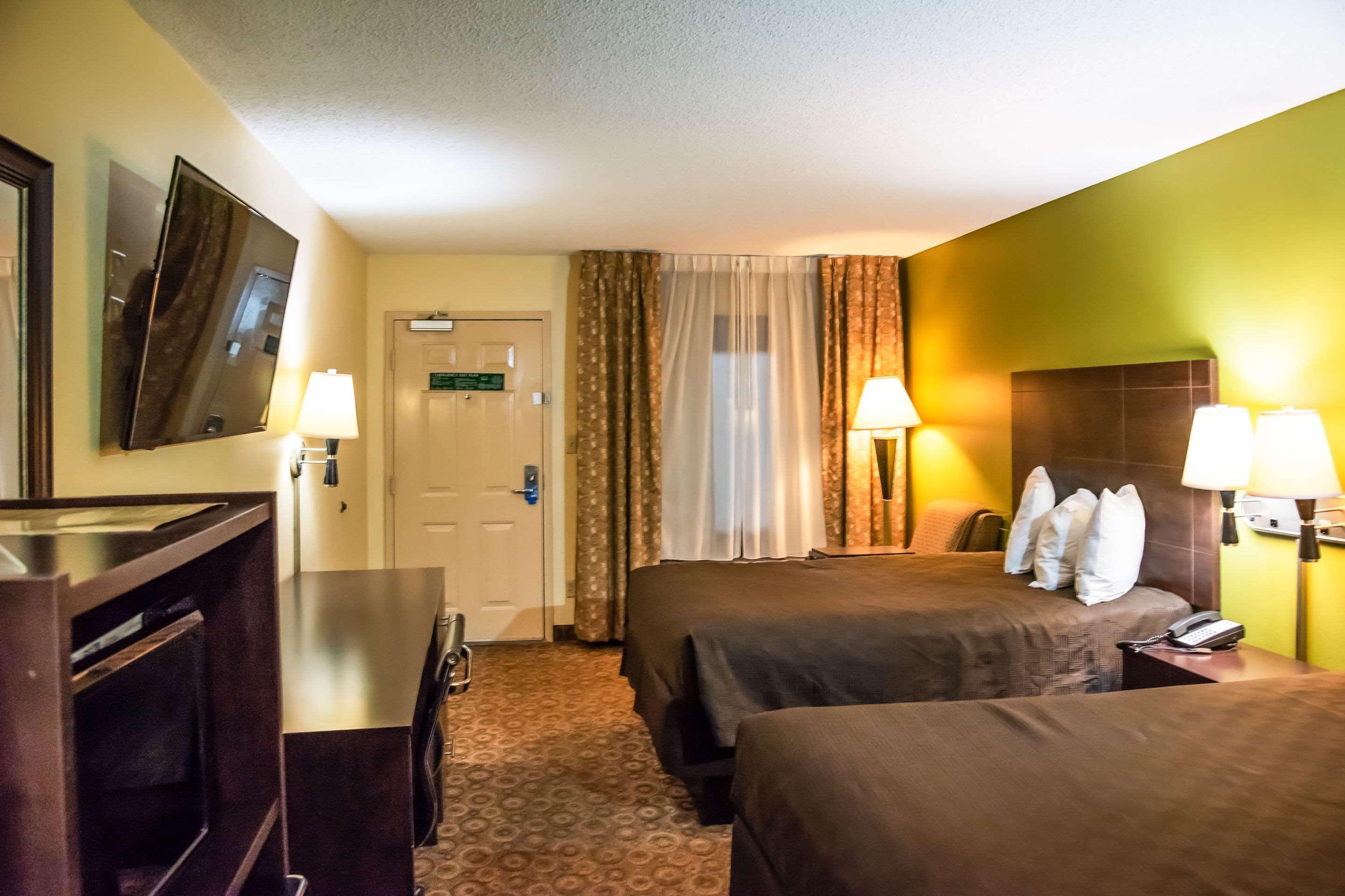Rodeway Inn & Suites كلاركسفيل المظهر الخارجي الصورة