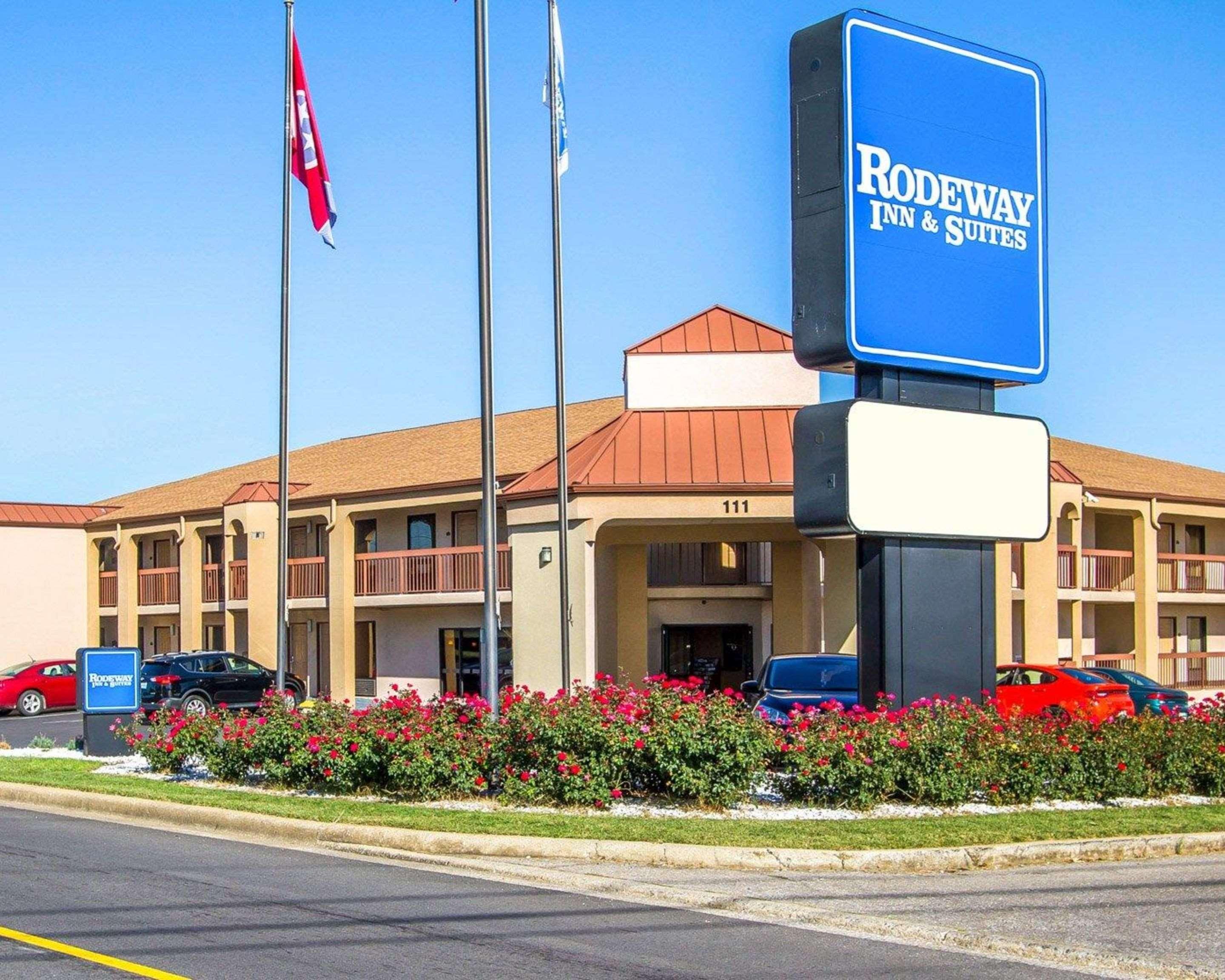 Rodeway Inn & Suites كلاركسفيل المظهر الخارجي الصورة