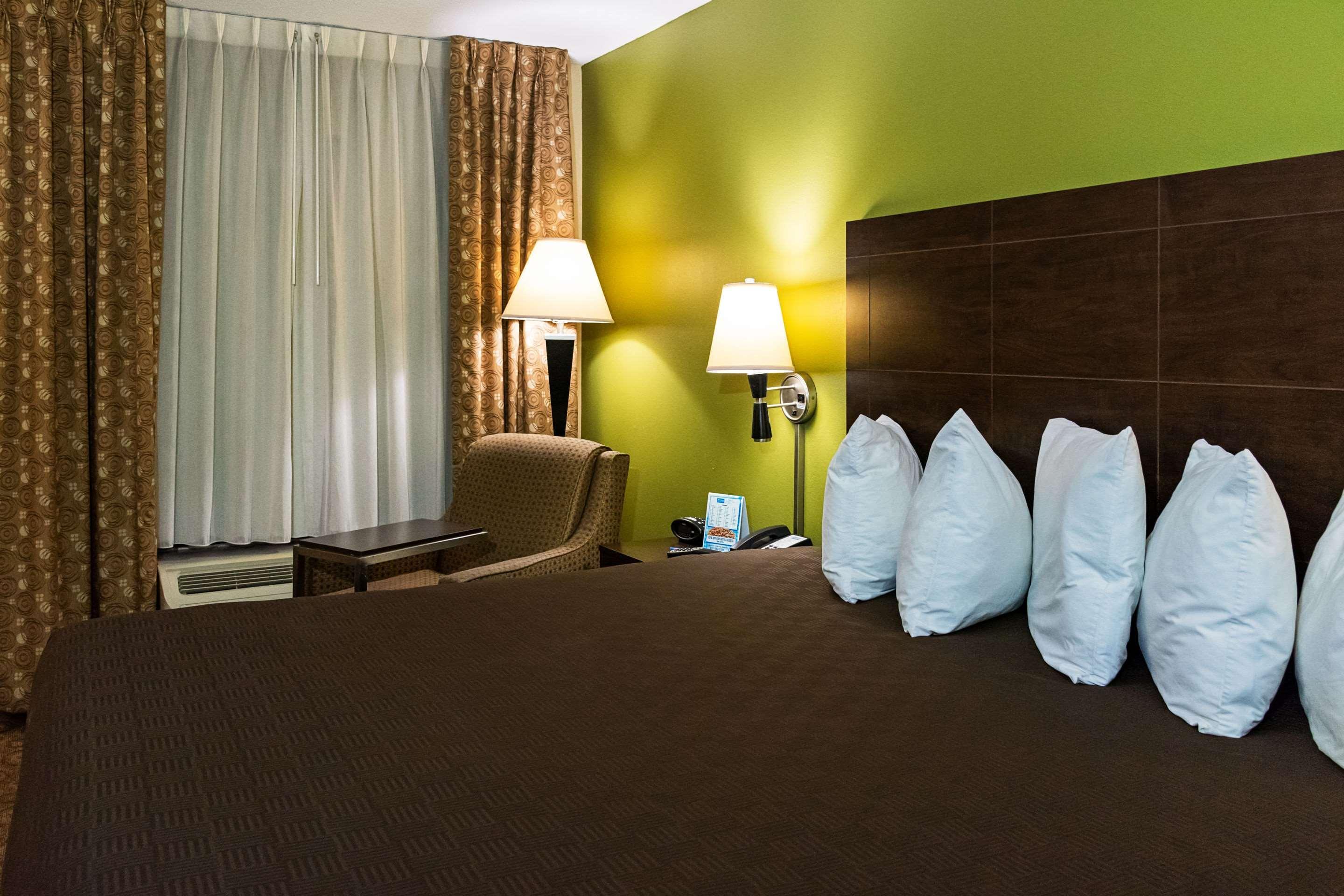 Rodeway Inn & Suites كلاركسفيل المظهر الخارجي الصورة
