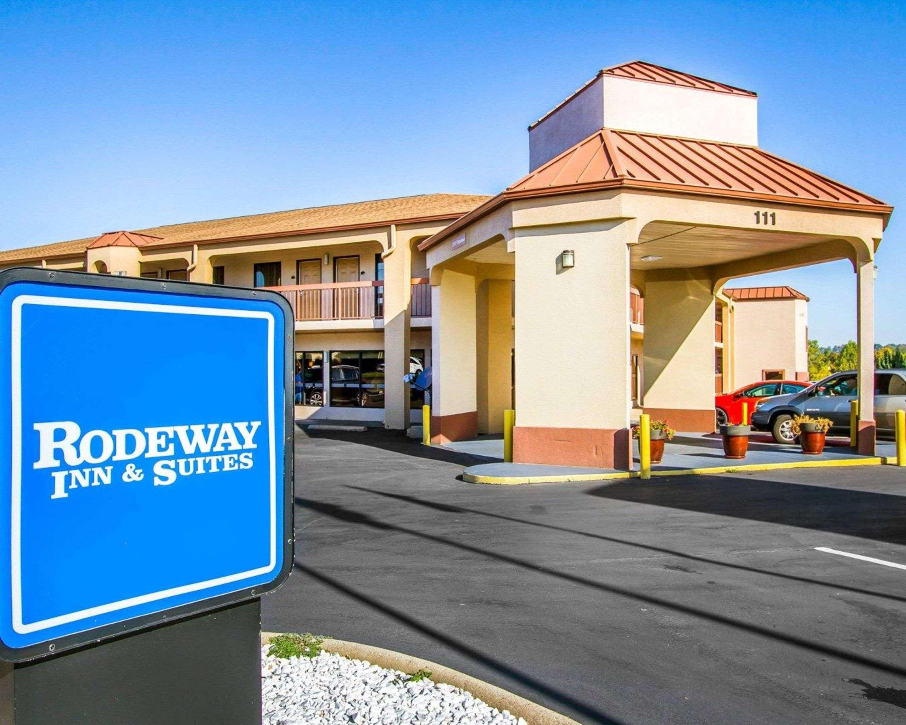 Rodeway Inn & Suites كلاركسفيل المظهر الخارجي الصورة