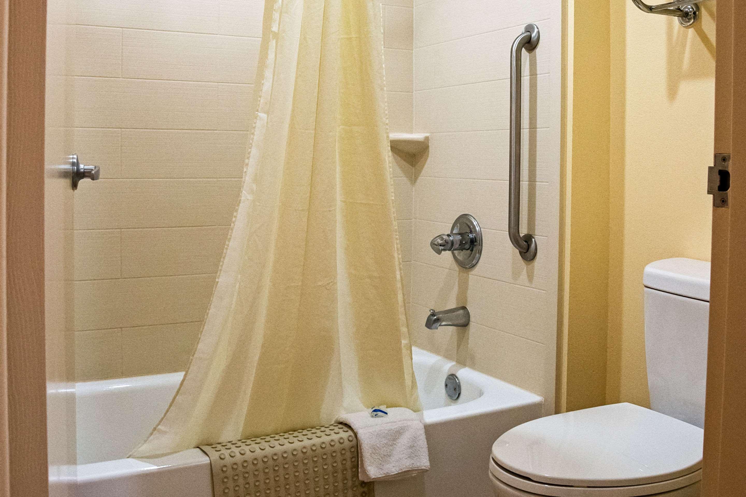Rodeway Inn & Suites كلاركسفيل المظهر الخارجي الصورة
