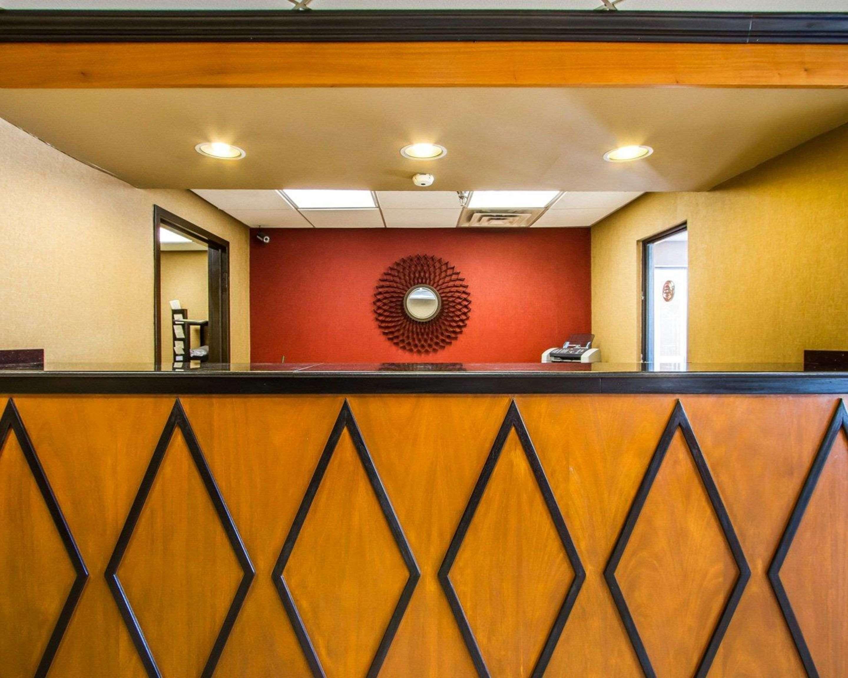 Rodeway Inn & Suites كلاركسفيل المظهر الخارجي الصورة