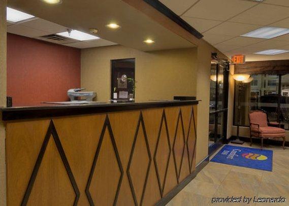 Rodeway Inn & Suites كلاركسفيل المظهر الداخلي الصورة