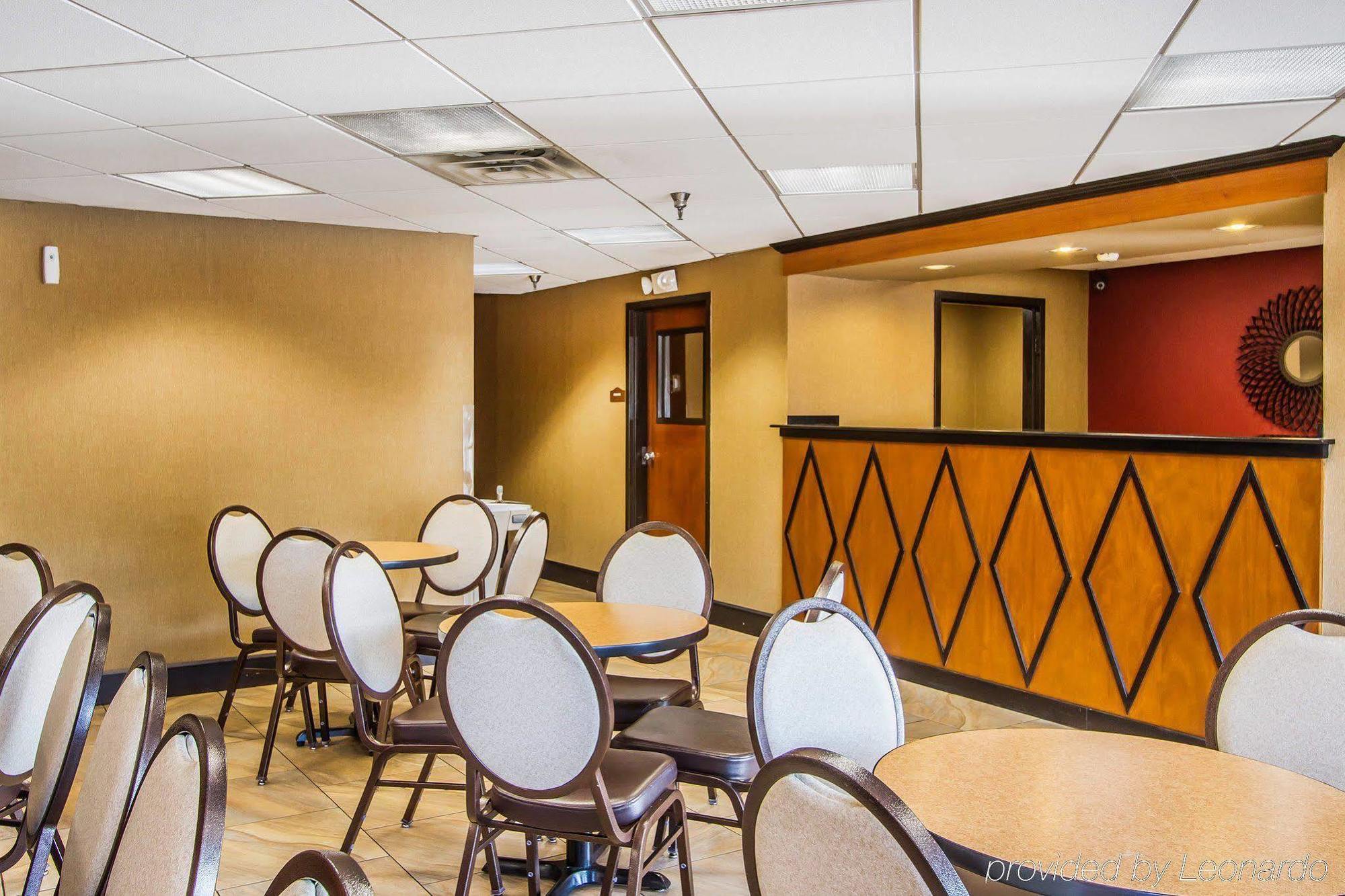 Rodeway Inn & Suites كلاركسفيل المظهر الخارجي الصورة