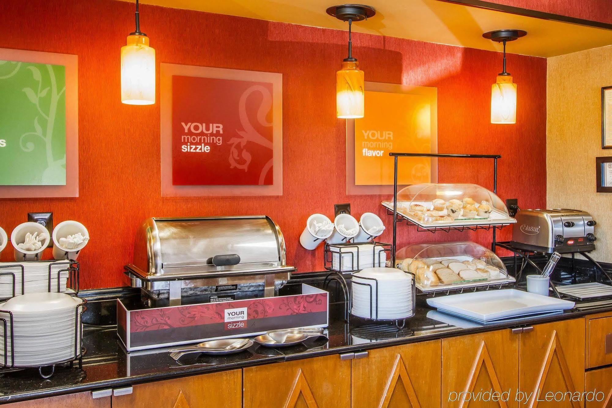 Rodeway Inn & Suites كلاركسفيل المظهر الخارجي الصورة
