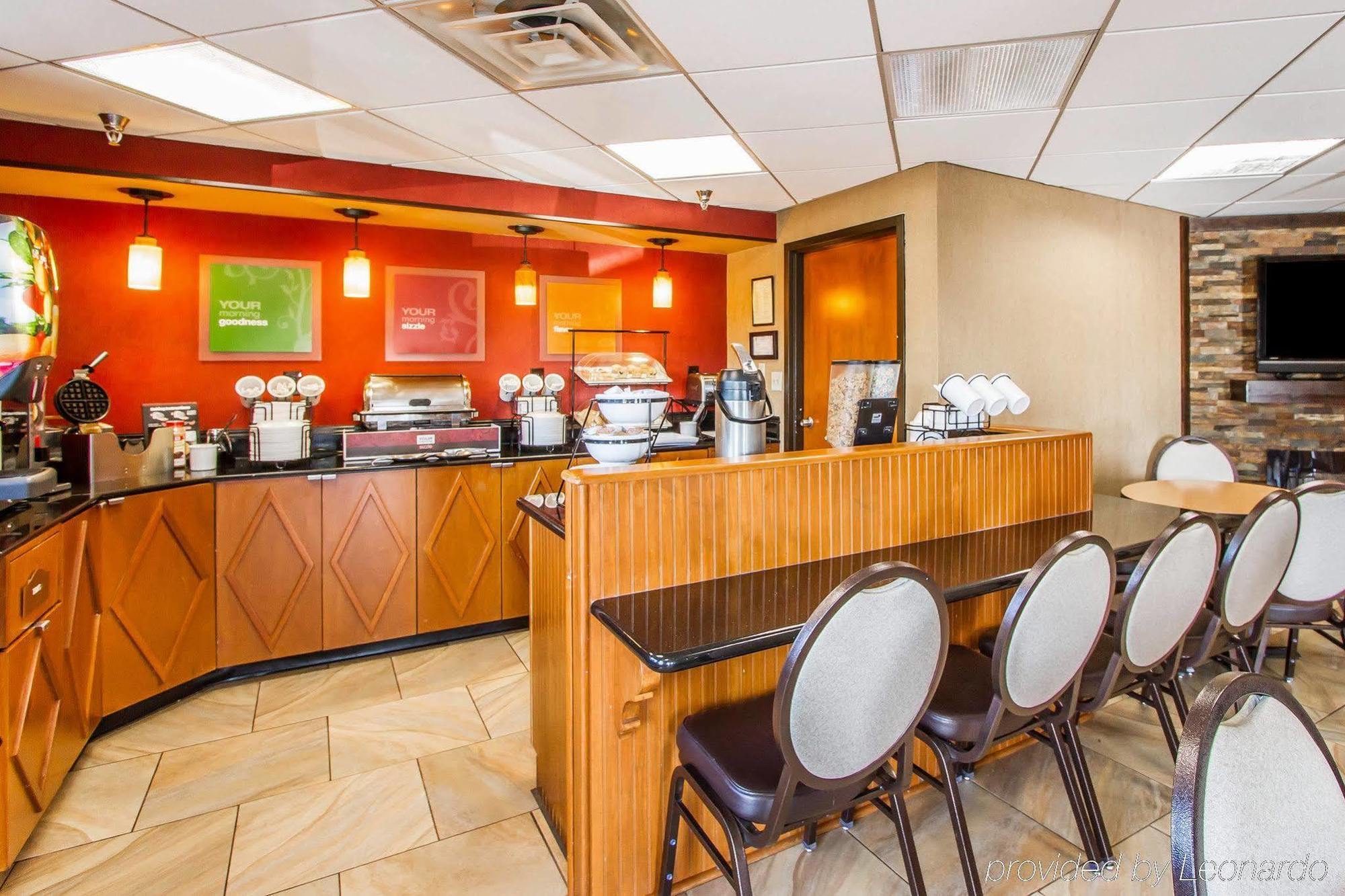 Rodeway Inn & Suites كلاركسفيل المظهر الخارجي الصورة