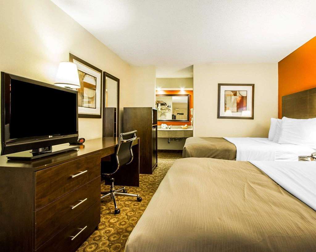 Rodeway Inn & Suites كلاركسفيل الغرفة الصورة