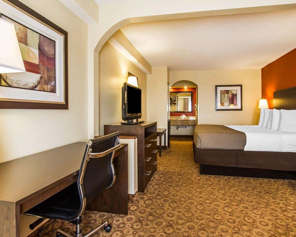 Rodeway Inn & Suites كلاركسفيل الغرفة الصورة
